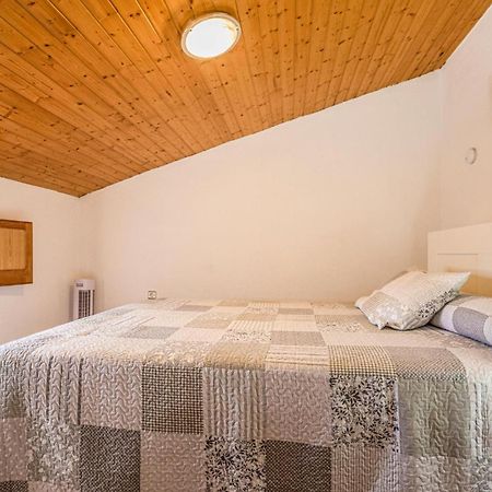 Awesome Home In Riells I Viabrea With Wifi Breda 외부 사진