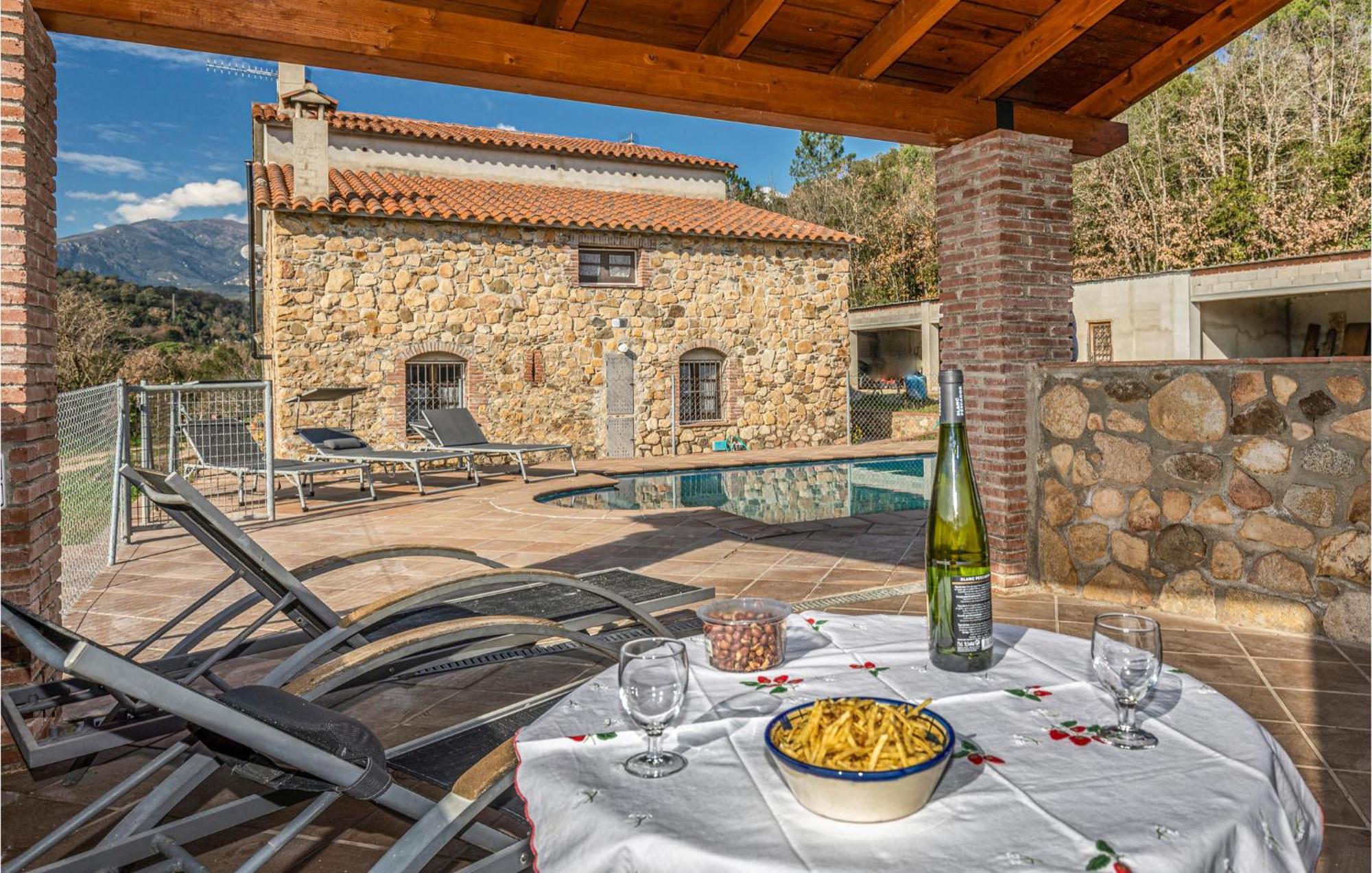 Awesome Home In Riells I Viabrea With Wifi Breda 외부 사진