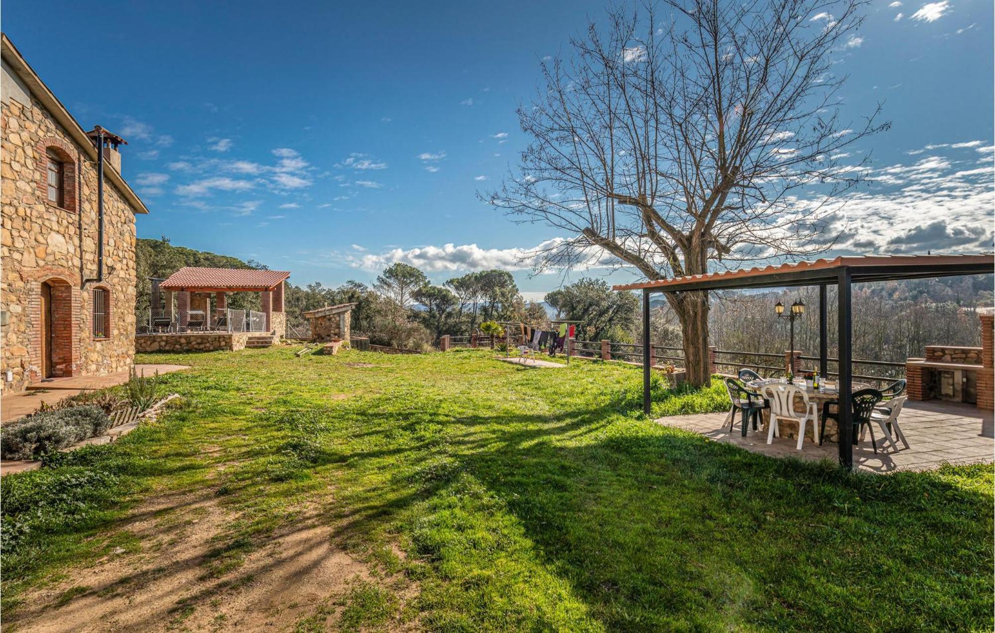 Awesome Home In Riells I Viabrea With Wifi Breda 외부 사진